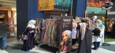 Rekomendasi Olshop Hijab Kekinian yang Cocok dan Ramah di Kantong